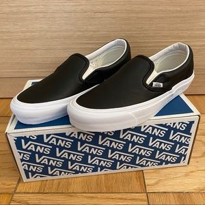 SOLD VANS VAULT OG Classic Leather Slip-On